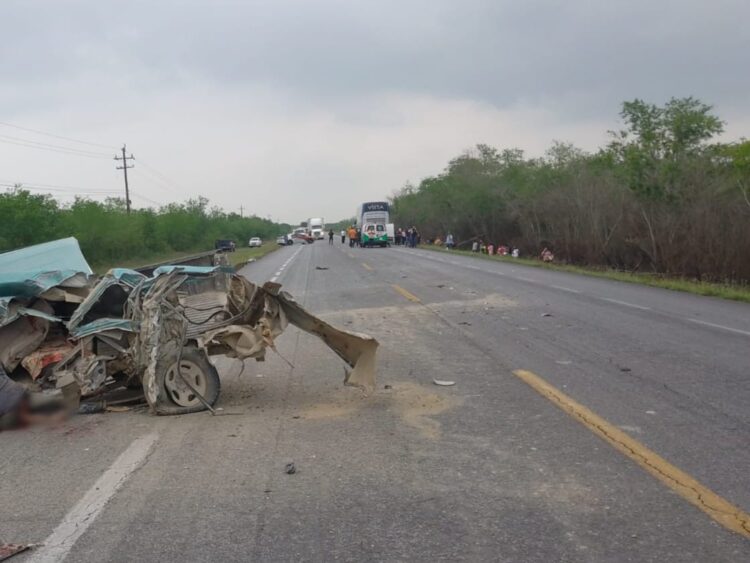 Chocan en Hidalgo Transpaís Vs camionera: Un muerto