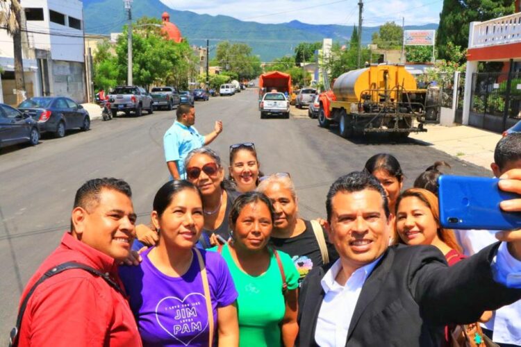 Activa alcalde más obras de rehabilitación de asfalto
