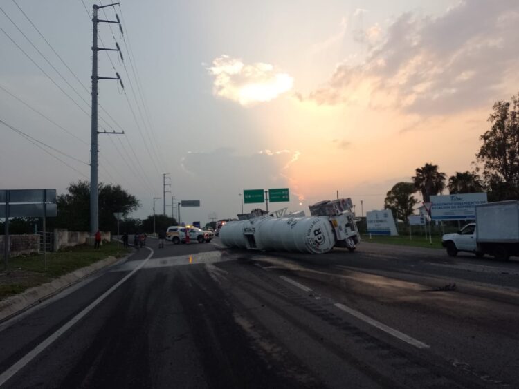 Vuelva pipa: Cierran carretera Victoria-Soto la Marina