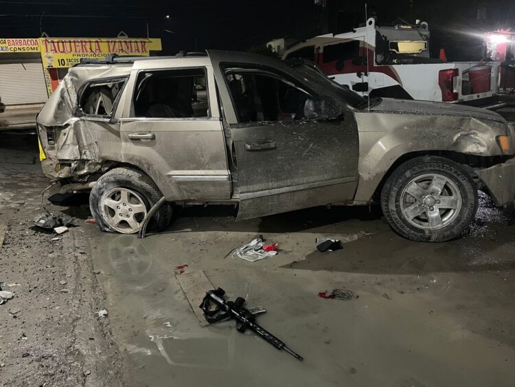 Chocan a Guardia Estatal, hay enfrentamiento; muere un delincuente