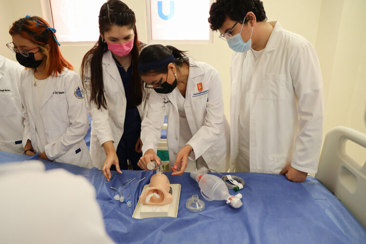 Premiará el CENEVAL a 28 egresados de la Facultad de Medicina UAT Matamoros