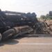 Cierran carretera a Tula: Volcó trailer  en ejido Miguel Hidalgo