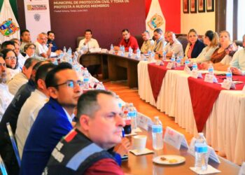 Instala alcalde Consejo de PC ante inicio de temporada de ciclones