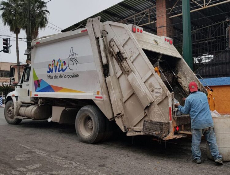 Llegan camiones de limpieza a Victoria, capacitan a choferes