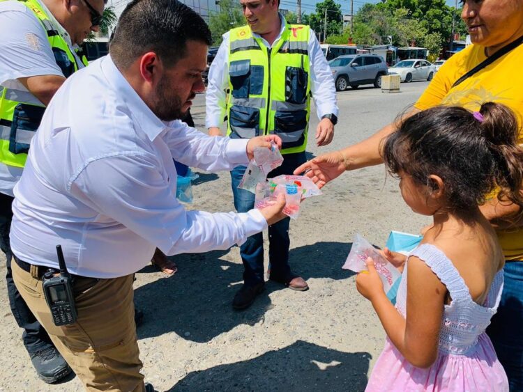 Ante fuetes calorones, activa Protección Civil Brigada de Hidratación en Ciudad Victoria
