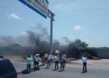 Queman llantas: Guardia Estatal disuelve bloqueo en Reynosa