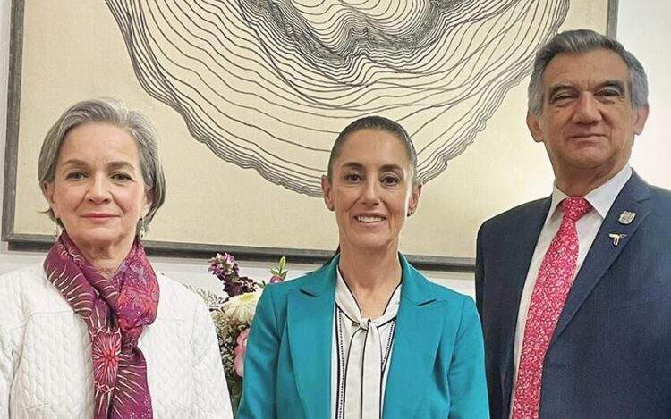Una caballada muy, muy flaca