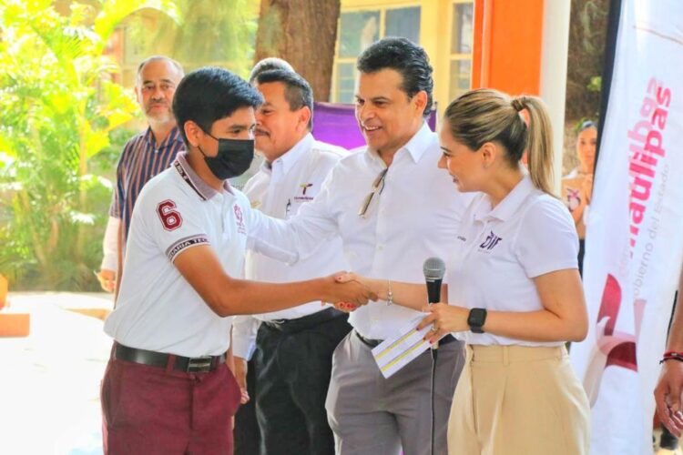 Acerca DIF Victoria oportunidades a jóvenes