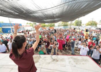 ’’Me las llevo en el corazón y la mente’’: Claudia Sheinbaum con despicadoras y pescadores
