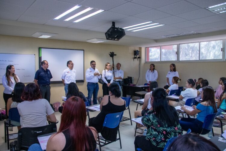 Aspirantes a ingresar a la UAT presentan examen Ceneval