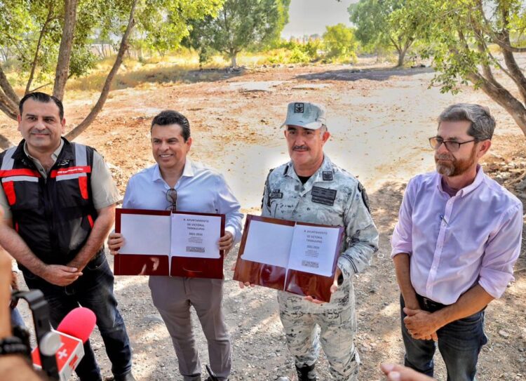 Entrega alcalde de Victorias 10 hectáreas a la Guardia Nacional, para un cuartel