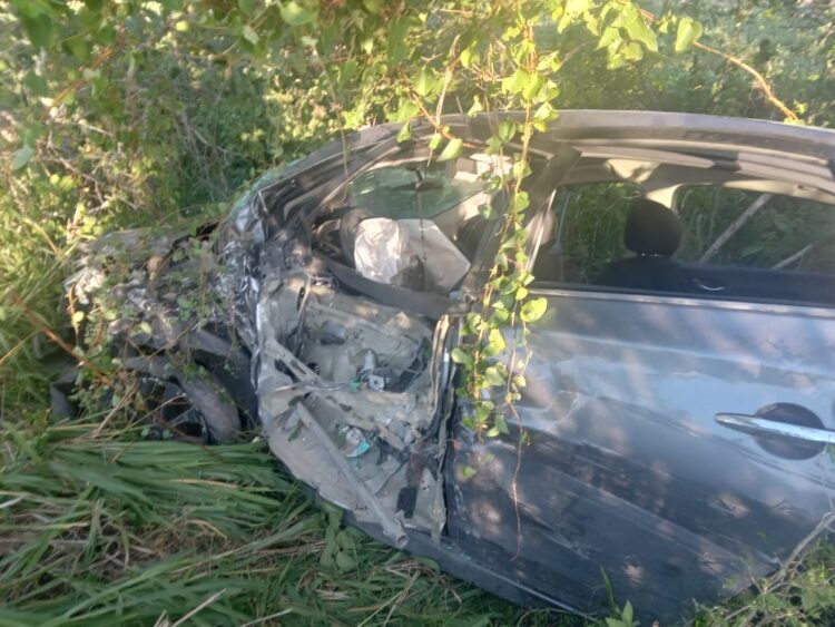 Aldama, Guardia Estatal auxilia a lesionados por choque tráiler y automóvil