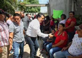 Lalo Gattás y su gente atienden demandas en territorio