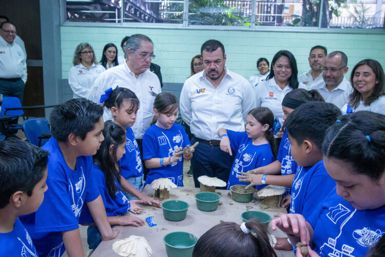 Rector inaugura Diverticiencia UAT 2023