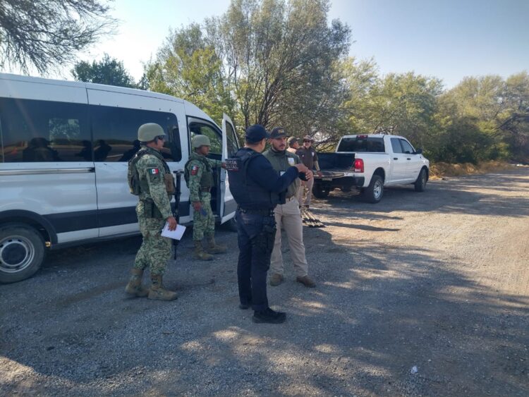 Guardia Estatal auxilia a Migración, en Guémez