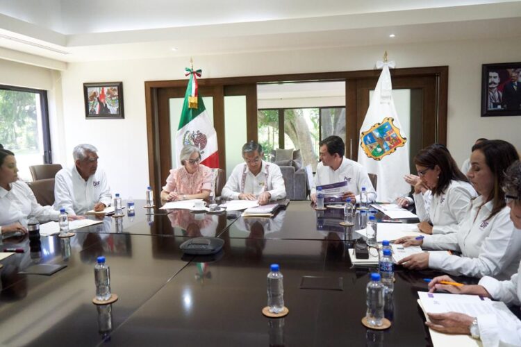 Se reúnen Dr. Américo y Dra. María con directivos del DIF Tamaulipas