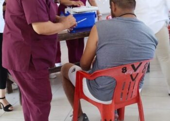 Aplican vacuna Covid en penal de Reynosa
