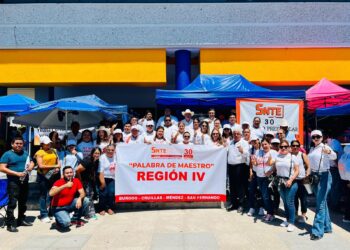 Pierde Arnulfo-SNTE primer round: Desalojan plaza Juárez y se olvida de Lucía Aimé