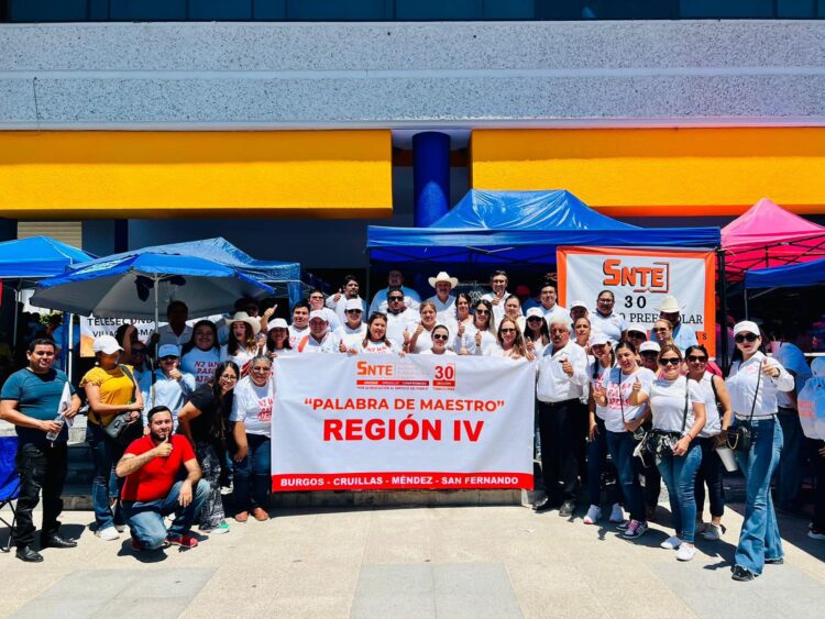 Pierde Arnulfo-SNTE primer round: Desalojan plaza Juárez y se olvida de Lucía Aimé