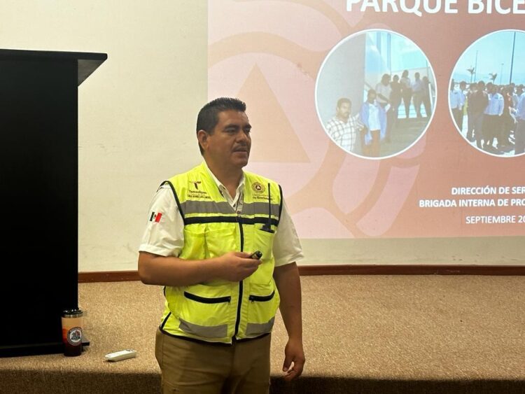 Gobierno hará simulacro de evacuación en Torre Bicentenario, bloqueada por Arnulfo-SNTE