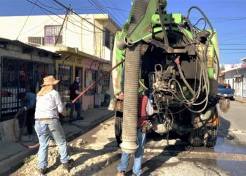 Efectuó COMAPA sondeo de líneas generales y descargas en Jarachina Sur 