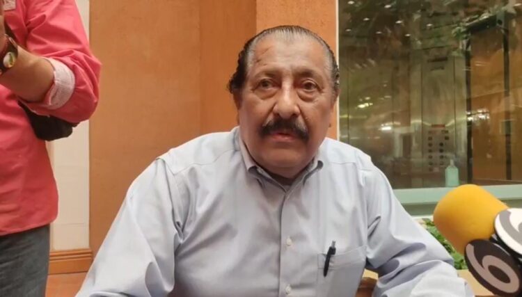 Arnulfo, como niño malcriado