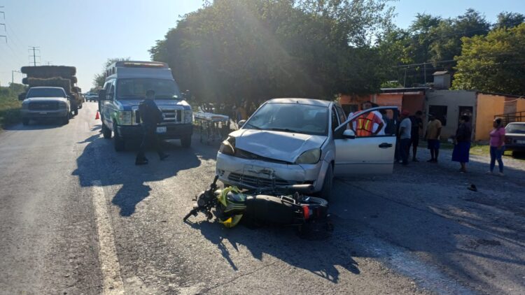 Choque entre auto y moto en carretera Barretal-Padilla