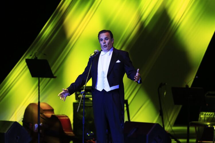 El tenor Fernando de la Mora reconoce apoyo de Américo a la cultura