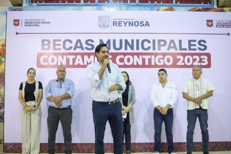 En Reynosa el programa municipal de becas más grande de México