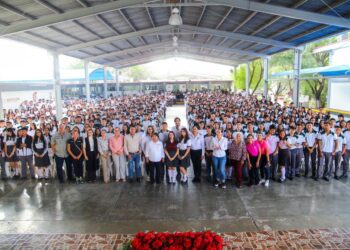 Apoya Gobierno de Reynosa con lentes ópticos a estudiantes