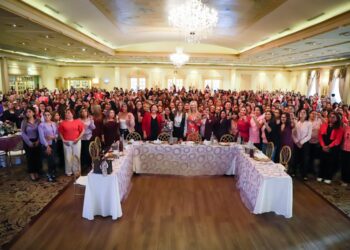 Muejeres de Matamoros abren su corazón al movimiento «Por Ella, Por Todas»