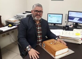 Con un poco de pena, renunciarían