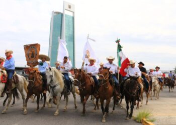 Gattás responde a los críticos: En nuestras cabalgatas el alcalde no va tomando alcohol