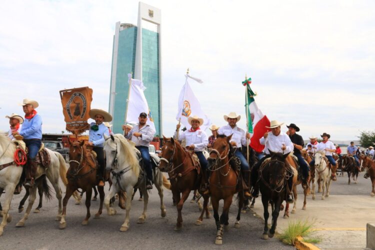 Gattás responde a los críticos: En nuestras cabalgatas el alcalde no va tomando alcohol