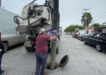 Atiende Gobierno de Reynosa reportes del drenaje sanitario