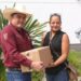 Entrega Gobierno del Estado alimento proteico a productores apícolas