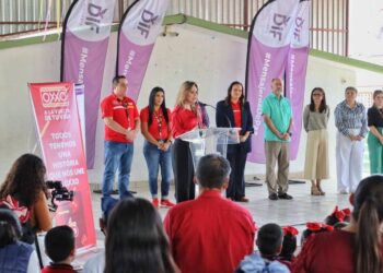 Entregan DIF y Oxxo comedores dignos a escuelas de Victoria