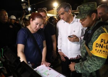 Américo coordina labores de rescate en iglesia de Madero