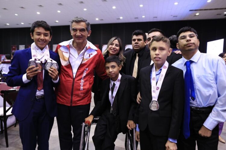 Atletas del IMD fueron reconocidos por el Gobernador del Estado