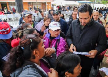 Audiencia pública: Apoyo mutuo de ciudadanos y alcalde Carlos Peña