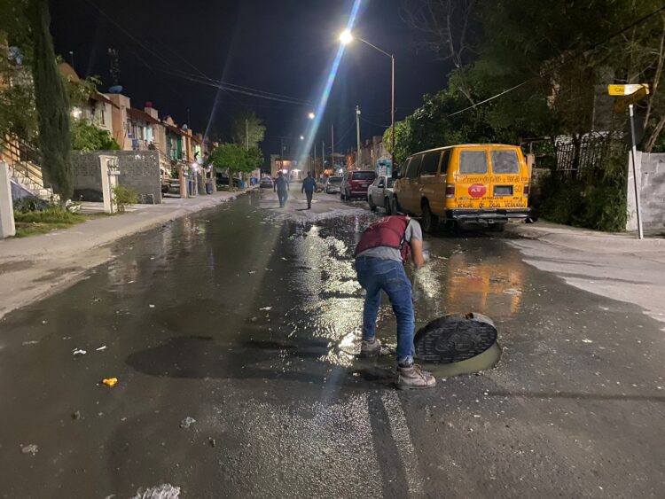 Realiza COMAPA limpieza de drenes y pluviales en diferentes sectores