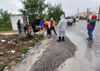 Retira municipio de Reynosa basura acumulada en calles