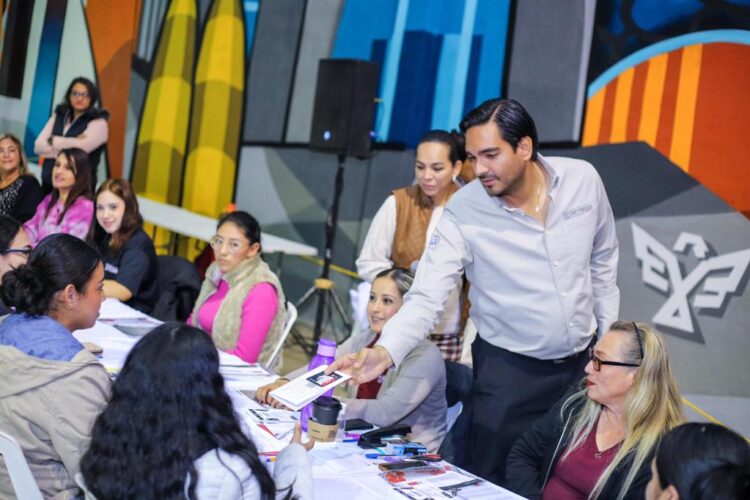 Continúa el Alcalde Carlos Peña Ortiz con la dispersión de Becas en Reynosa