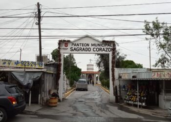 Fiscalía desentierra cuerpos en Reynosa, busca desaparecidos
