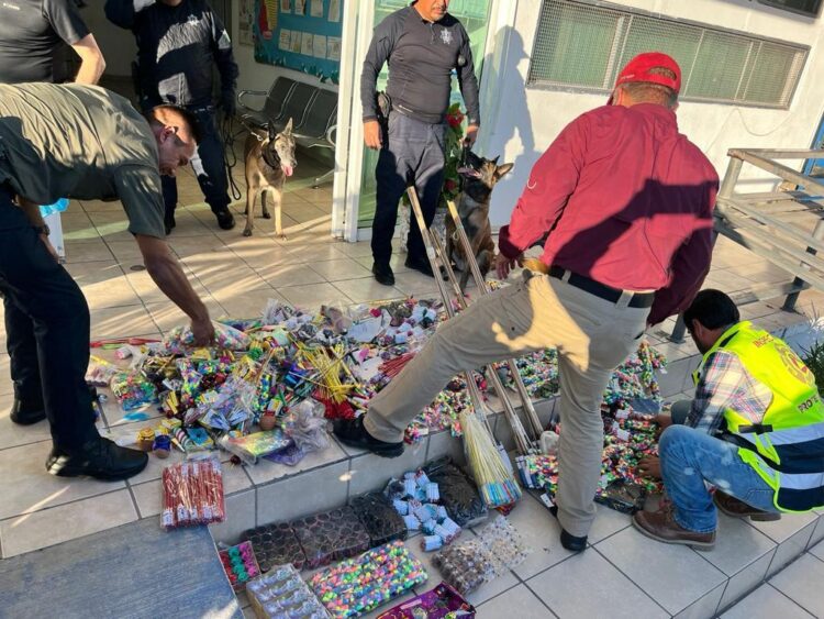 Retiran 85 kilos de pirotecnia del Mercado Arguelles