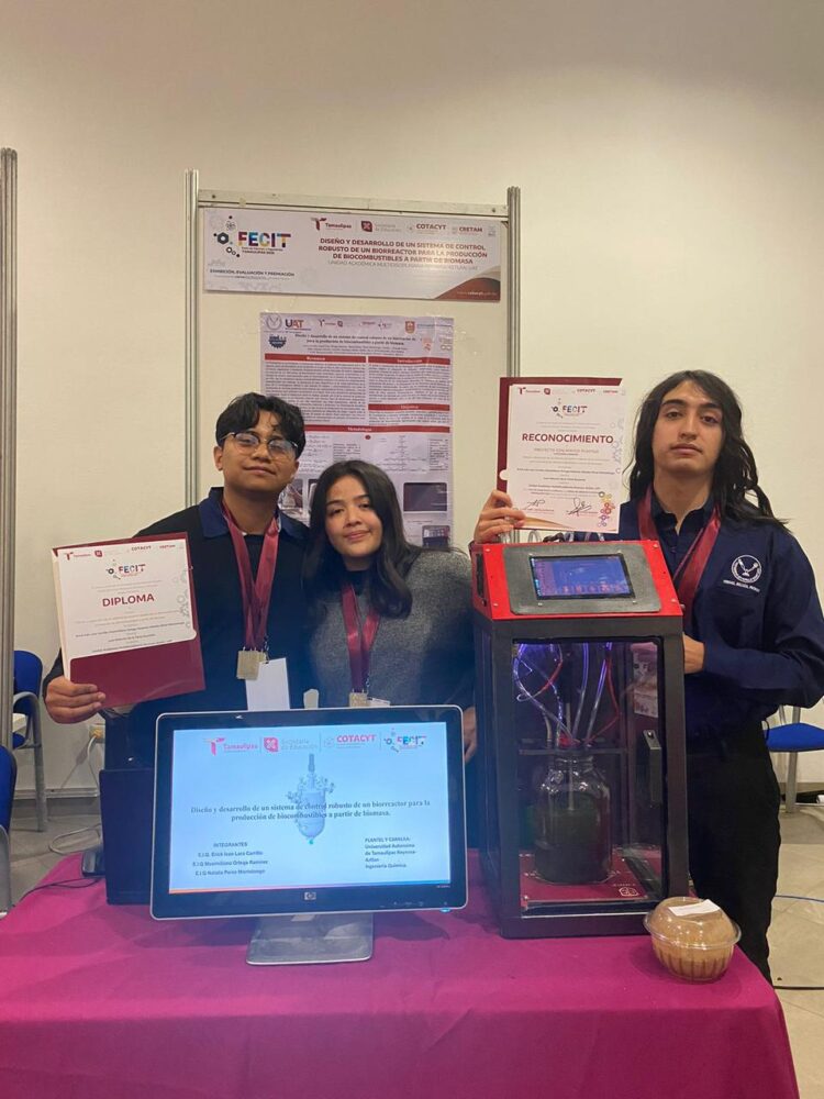 Estudiantes de la UAT crean novedoso biorreactor para producir biocombustible