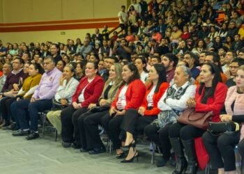 Preside esposa del rector festival navideño de la UAT 2023