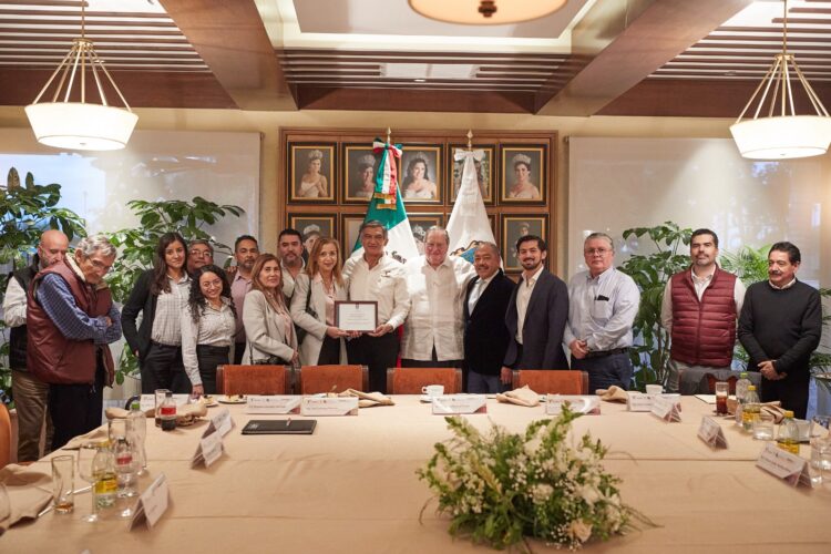 Presenta Américo proyecto del Dique El Moralillo