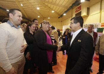 Rector Dámaso Anaya y docentes de la UAT comparten festejo navideño