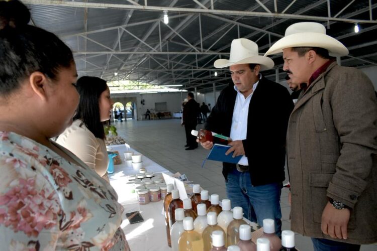 En Jaumave el Tianguis Rural